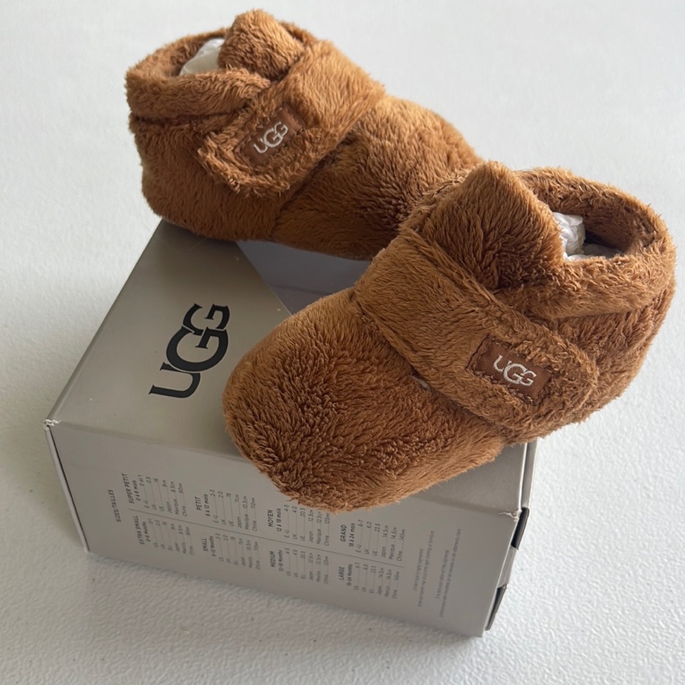 Ugg Bixby baby walker size 4/5 medium